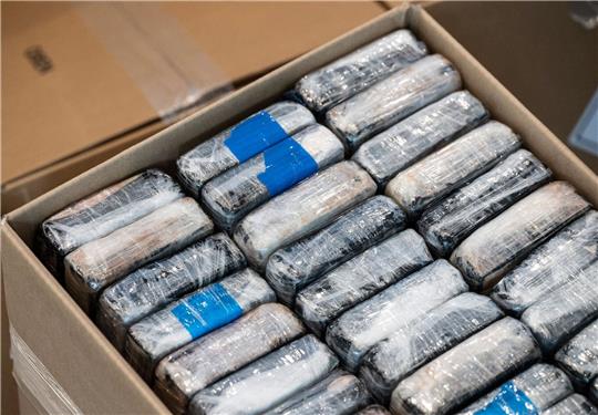 Sichergestelltes Kokain wird bei der Pressekonferenz des Bundeskriminalamtes (BKA) zur Rauschgiftkriminalität gezeigt.
