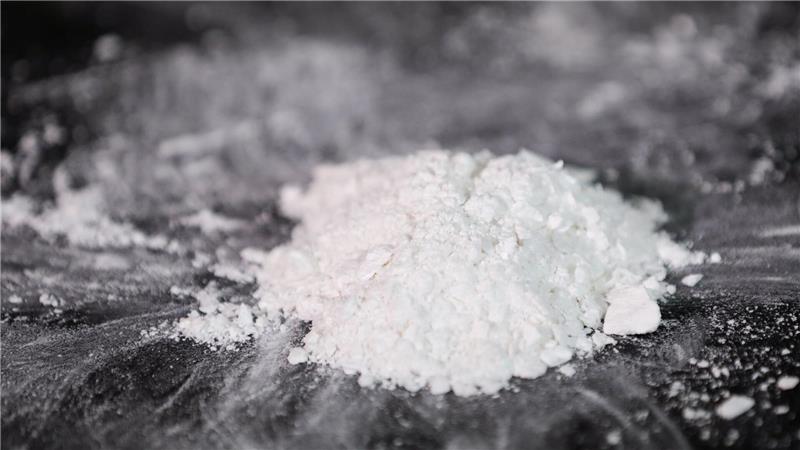 Sicherheitsbehörden haben bei Razzien in Norddeutschland und der Schweiz drei mutmaßliche Drogenhändler festgenommen. (Symbolbild) 