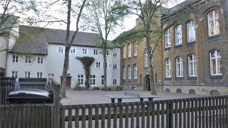 Wann die Schulen ihre Grenzen verlieren: Ein Datum steht im Raum Die Goetheschule hat einen vergleichsweisen kleinen Pausenhof.