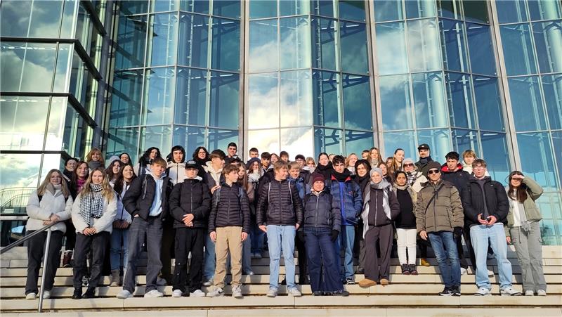 Schüler aus sechs europäischen Schulen zu Besuch in Bad Harzburg Sie besuchten auch die Autostadt in Wolfsburg. Foto: Privat