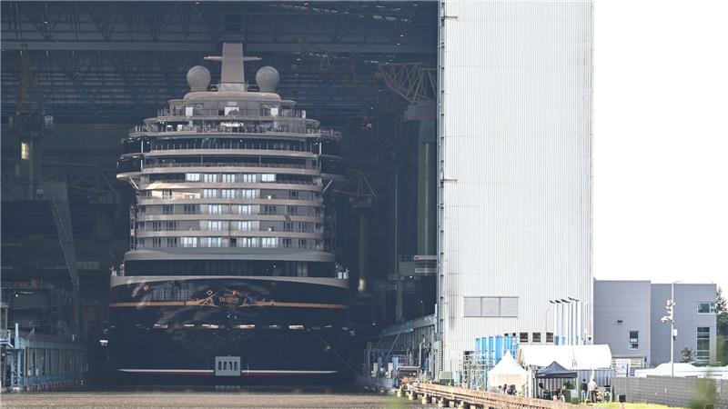 Neues Disney-Kreuzfahrtschiff verlässt Baudock Sie bietet Platz für etwa 4.000 Passagiere.