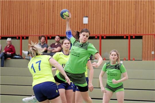 Sie ist eine der Erfolgsgarantin: Sarah Schilff von der HSG Langelsheim/Astfeld erzielte in den bisherigen Spielen 99 Tore und führt damit die Torschützenliste in der Regionsoberliga an. Die Torschützenkanone ist ihr nicht mehr zu nehmen. Foto: Gietemann