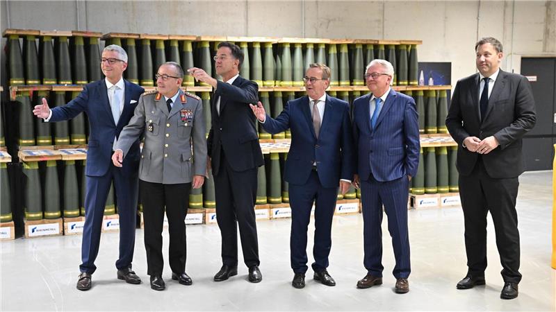 Neues Rheinmetall-Munitionswerk eröffnet - Lob aus Politik Sie kann bis zu 40 Kilometer weit geschossen werden: Artilleriemunition von Rheinmetall.