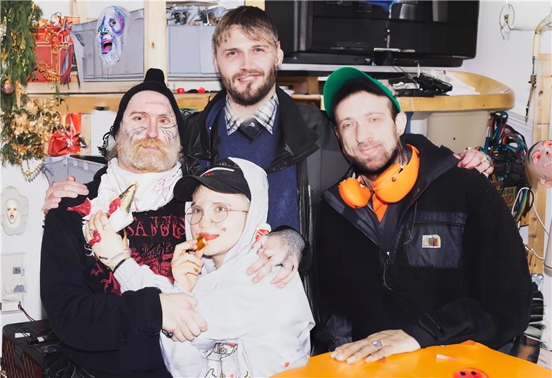 Sie schreien, was viele denken: Team Scheisse.
