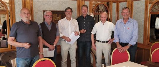 Sie sind der Vorstand des neuen gemeinnützigen Vereins Kameradschaft Ehemalige Goslarer Jäger (v. li.): Horst Ehlers, Rudolf Rzehak, Dr. Donald Giesecke, Martin Westermann, Dieter Freesemann und Ulrich Schulze. Foto: Privat