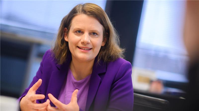 Rechnen mit Eierkartons – wie sich Matheunterricht verändert Sie will keine Standards reduzieren, sondern das Verständnis steigern: Kultusministerin Julia Willie Hamburg. (Archivbild)