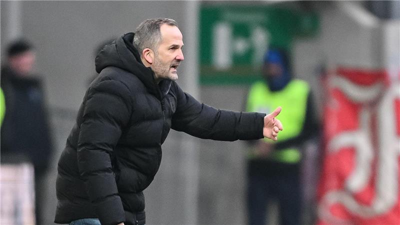 Sieg im 100. Bundesligaspiel als Trainer: Augsburgs Manuel Baum.