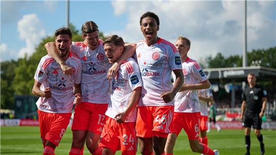 Sieg nach Rückstand: Die Fortuna jubelte am Sonntag in Münster.
