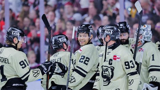 Sieger im Eishockey-Nordduell: Die Grizzlys Wolfsburg gewinnen gegen Bremerhaven. (Archivbild)