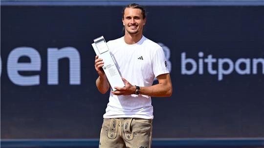 Siegerpose mit Lederhose: Alexander Zverev gewinnt in München.