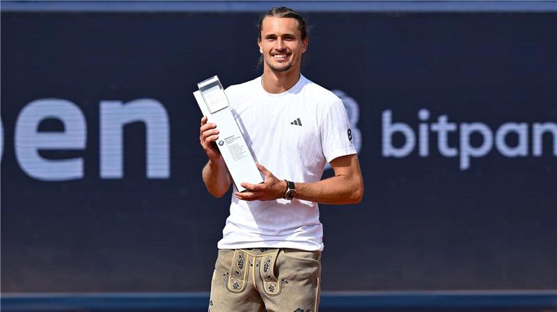 Siegerpose mit Lederhose: Alexander Zverev gewinnt in München.