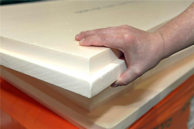 Sieht aus wie Styropor, heißt aber Polystyrol: Sundolitt stellt an seinem Standort am Langen Kamp Dämmstoffe her.  Foto: GZ-Archiv