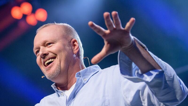 Stefan Raab kostet seine Rückkehr ins TV aus Sieht er noch so aus? Raab verschwand lange aus der Öffentlichkeit.