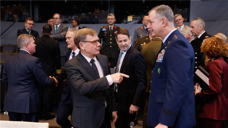 Sieht in Moskau keine Verhandlungsbereitschaft: der deutsche Außenminister Johann Wadephul (l).