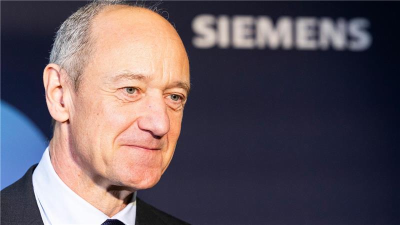 Siemens-Vorstandschef Roland Busch. Der Münchner Konzern wird von den Streitigkeiten der US-Regierung mit China in Mitleidenschaft gezogen. (Archivbild)
