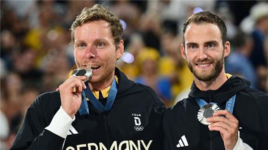 Silber ist der größte Erfolg ihrer Karriere: Nils Ehlers (l.) und Clemens Wickler.