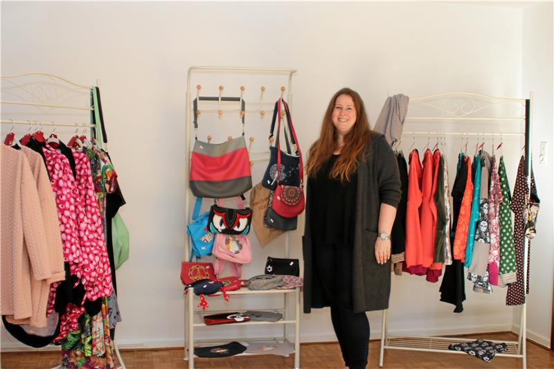 Silke Gronemann freut sich über den Platz, den sie in ihrem neuen Atelier nun zur Verfügung hat. Foto: Fricke