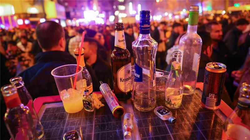 Silvesternächte sind oft von alkohollastig. (Archivbild)