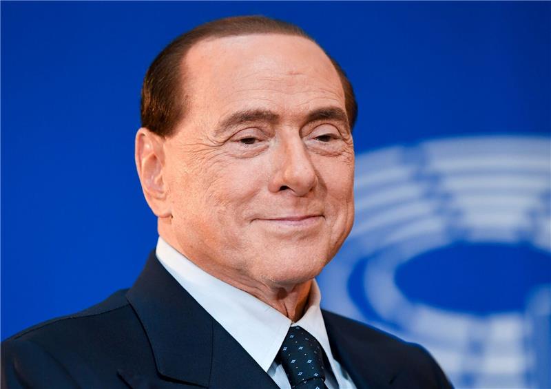 Wer erbt Berlusconis Milliardenvermögen? Silvio Berlusconi vererbt sein Milliardenvermögen an Kinder und Freunde.