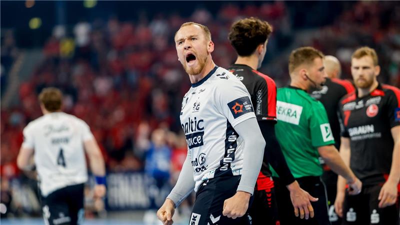 Simon Pytlick bejubelt einen Treffer für Flensburg.