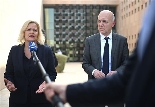 Sind auf Besuch in Katar: Innenministerin Nancy Faeser und DFB-Boss Bernd Neuendorf.