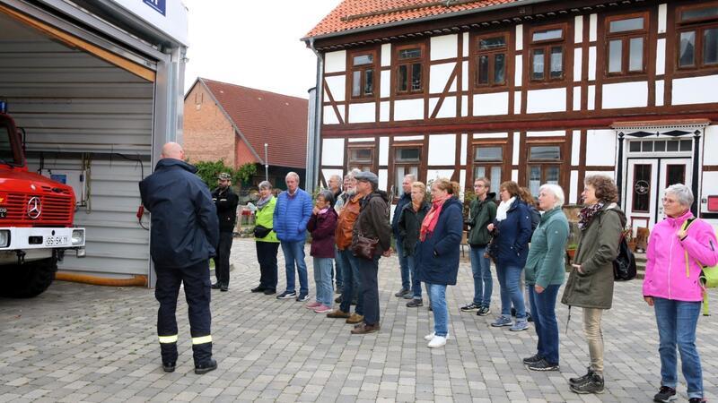 Sind die Fahrzeuge der Hahäuser Wehr derzeit in einer Leichtbauhalle vor dem Dorfgemeinschaftshaus untergebracht, ist dies keineswegs die feuerwehrtechnische Baulösung, sondern nur ein zeitlich befristeter Übergang