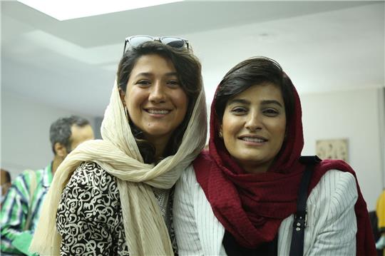 Sind freigelassen worden: Die Journalistinnen Nilufar Hamedi (l) und Elaheh Mohammadi (r).
