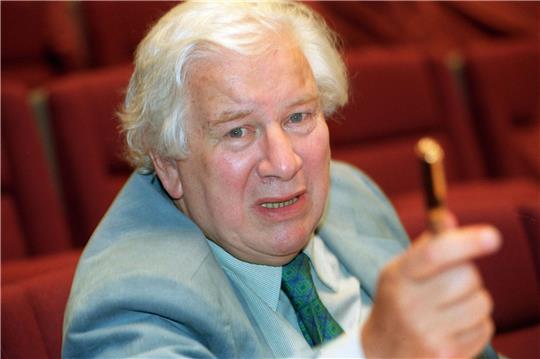 Sir Peter Ustinov. Kunstobjekte und Erinnerungsstücke aus seinem Nachlass kommen bei Sotheby's unter den Hammer.