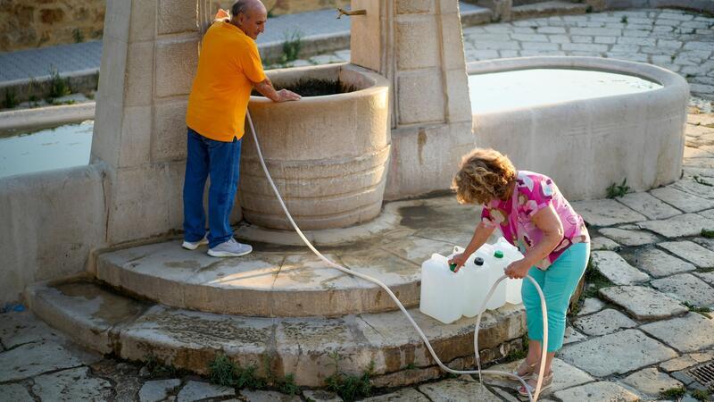 Sizilien leidet unter einer verheerenden Dürre. Für fast eine Million Einwohner ist das Wasser streng rationiert.