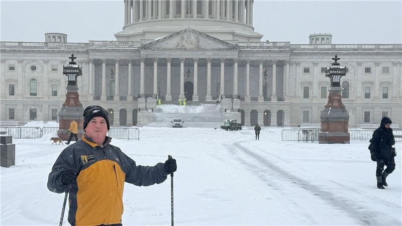 Wintersturm in USA : Eine Million Kunden ohne Strom Skifahren in Washington.