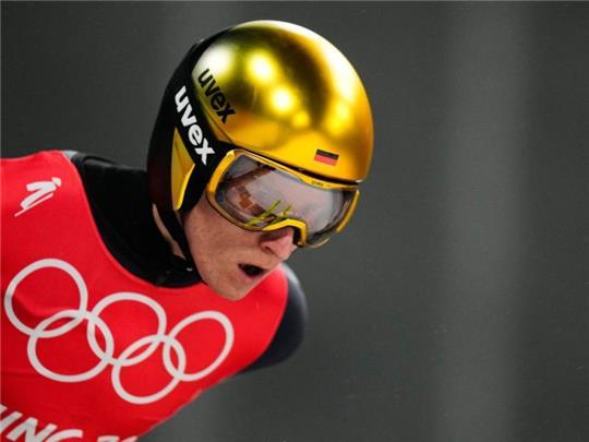 Skispringer Karl Geiger wollte das Training nicht überbewerten. Foto: Andrew Medichini/AP/dpa
