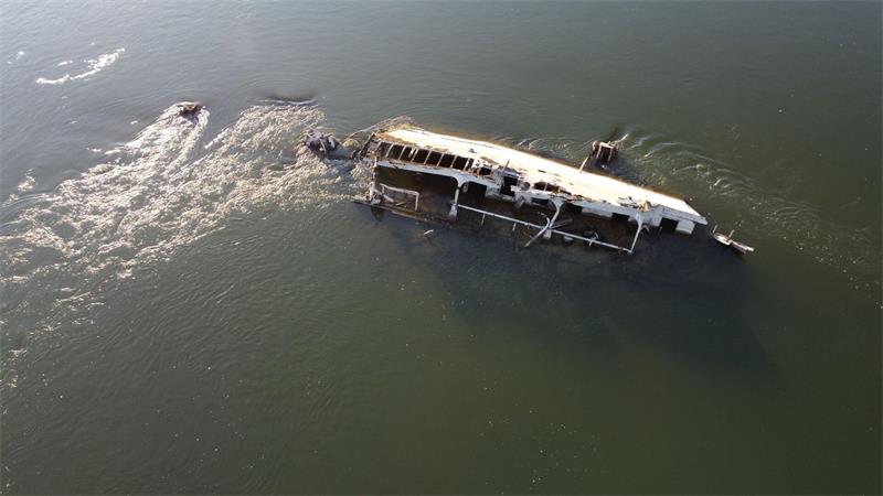 Slowakei: Niedriger Donaupegel legt unbekanntes Weltkriegs-Wrack frei