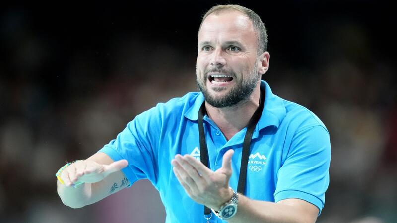 Absichtliche Pleite? - Slowenien-Trainer nährt Spekulationen Sloweniens Trainer Uros Zorman hat Spekulationen genährt, dass sein Team gegen Deutschland absichtlich verloren hat.