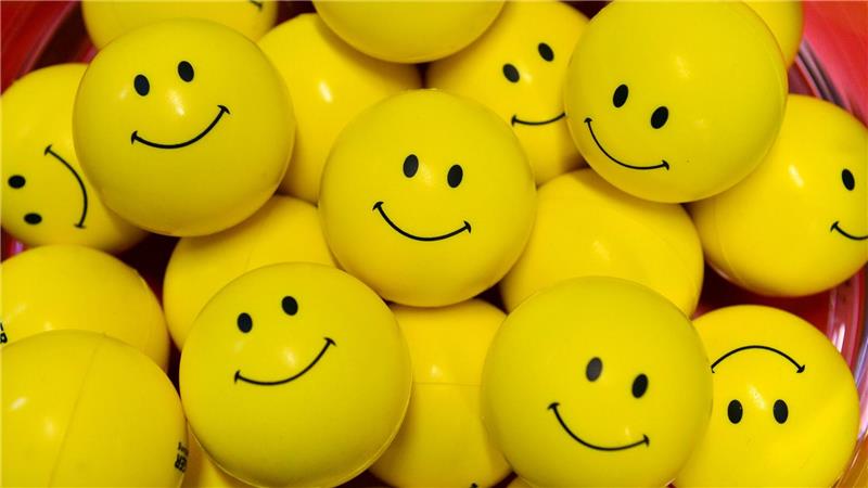 Auf der Suche nach dem Glück Smileys stehen für Glücksgefühl: Die Menschen in Finnland sind nach dem jüngsten „Weltglücksbericht“ weiterhin die Glücklichsten. Deutschland rangiert auf Platz 22.