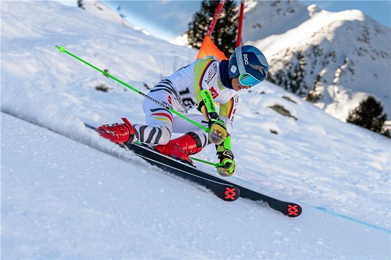 Alpine und Skispringer haben kräftig zu kämpfen So macht Skifahren richtig Spaß: Die Harzer Alpinen, hier Martin Georgiev vom SC Bad Grund, hoffen wieder auf gute Bedingungen. Foto: PaulFoto