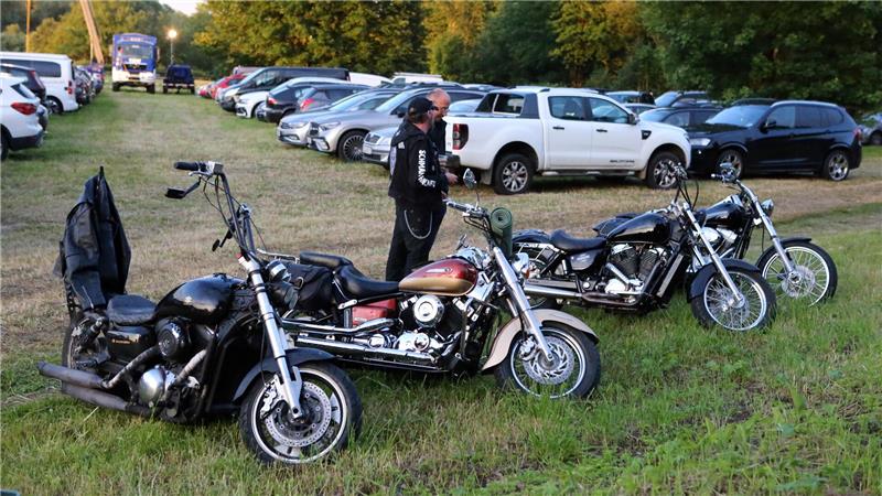 Anreise leicht gemacht: Parkhinweise für „Pfauenteiche Rocken“ So mancher Festivalgast wird mit seinem Motorrad anreisen. Die Veranstalter weisen auf die Parkregelungen hin.