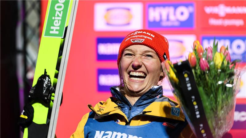 So sah man sie häufig: Springerin Schmid im Auslauf. (Archivbild)