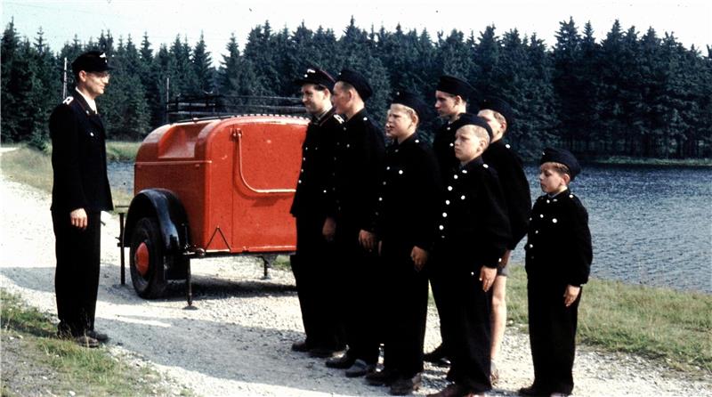 Clausthaler Jugendfeuerwehr ist die älteste in Niedersachsen So sieht 1958 ein Ausbildungsdienst aus – nicht nur die Uniform hat sich geändert.