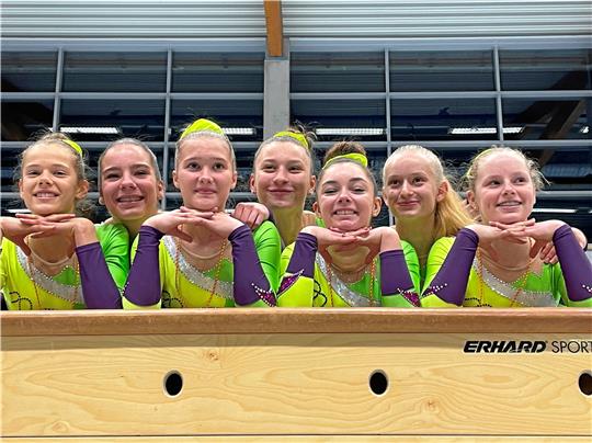 Sofie Peter, Stella Heidrich, Rika Knoke, Natascha Bokemüller, Paula Borchers, Nelli Adrian und Mia Brandt (v. li.) trumpfen auch in der Rückrunde auf und holen sich mit großem Vorsprung den Titel in der Landesliga I. Foto: Privat