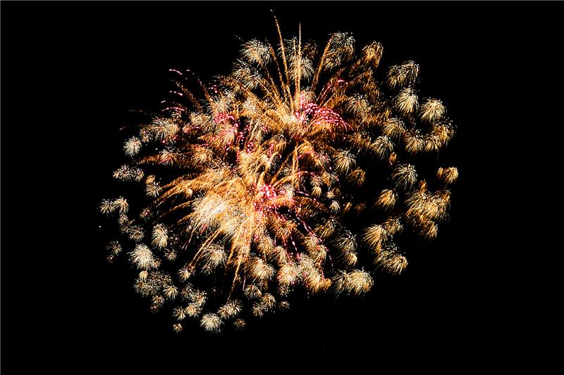 Kein Feuerwerk in gefährdeten Bereichen von Schladen-Werla Solche Farbenpracht sollte über Hornburgs Altstadt und Teilen von Schladen und Werlaburgdorf nicht zu sehen sein. Das Abbrennen von Feuerwerkskörpern ist in diesen Gebieten verboten. Archivfoto: Epping