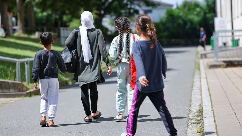 Union für Härte bei Flüchtlingen: vom Lernen zur Parkpflege? Sollen Asylbewerber stärker in Helferjobs gedrängt werden? (Archivfoto)