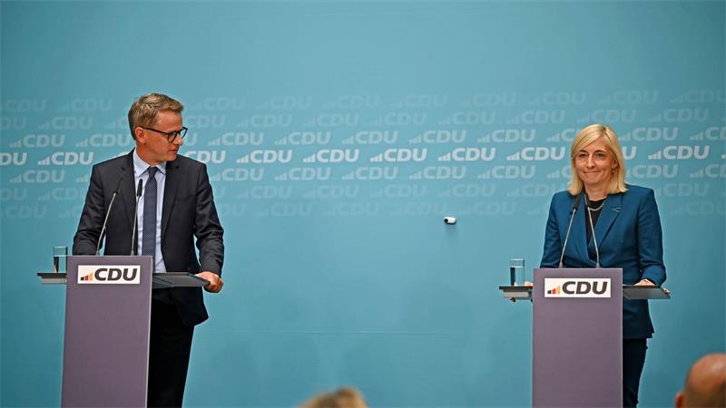 Merz schnürt großes Personalpaket Sollen Gesundheitsminister und Kanzleramtsministerin werden: Linnemann und Warken.