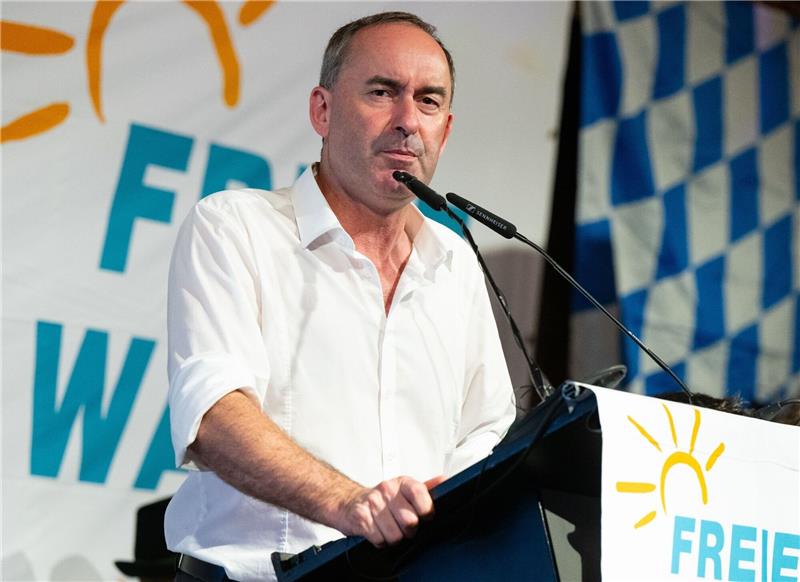 40 Prozent für mehr Relevanz von Freien Wählern in Berlin Sollte die Partei von Hubert Aiwanger mehr bundespolitischen Einfluss haben? 40 Prozent der Bürger finden das laut einer repräsentativen Umfrage.