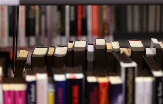 Sonntags ein Buch ausleihen oder in der Bibliothek stöbern? Bislang ist das nicht möglich.