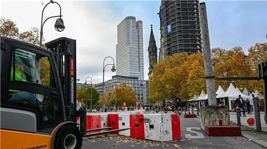Sorgen vor Anschlägen auf Weihnachtsmärkten beschäftigen laut einer Umfrage rund zwei Drittel der Menschen in Deutschland. (Archivbild)