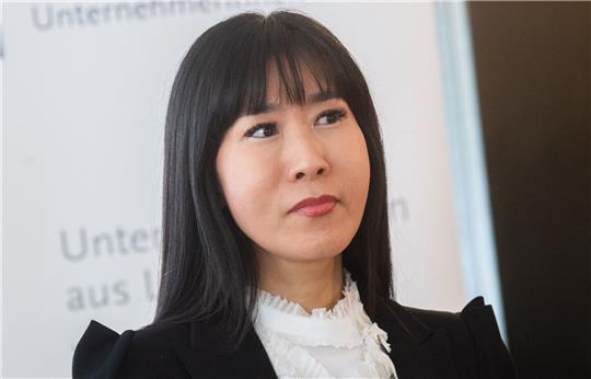 Soyeon Schröder-Kim bei einem Termin.