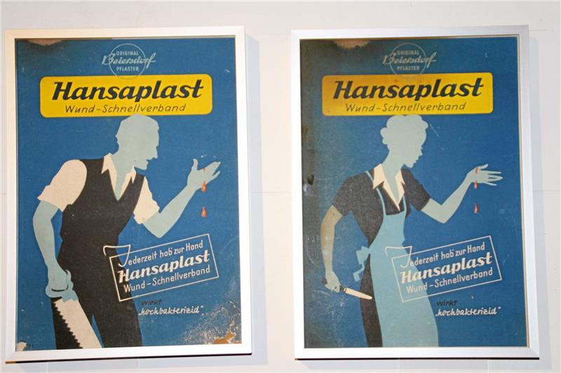 Sozialgeschichte in der Werbung: Männer schneiden sich mit Sägen, Frauen mit Küchenmessern.  Fotos: Rusch