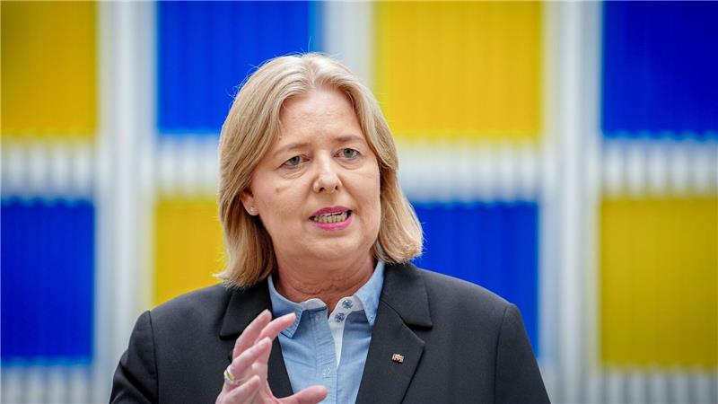 Sozialministerin Bärbel Bas (SPD) setzt eine Kommission ein, die Reformvorschläge zu Sozialleistungen machen soll. (Archivbild)