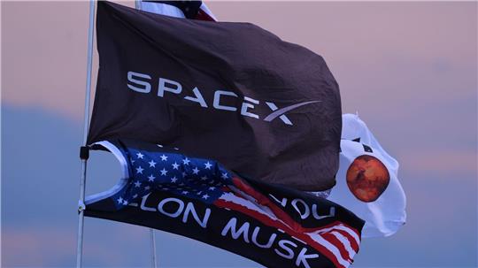 SpaceX war kürzlich mit Musks KI-Unternehmen xAI fusioniert, das mit Anbietern wie Anthropic und OpenAI bei generativen KI-Werkzeugen konkurriert. (Archivbild)
