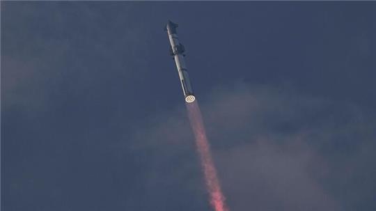 SpaceX’s Mega-Rakete Starship bei ihrem dritten Testflug - ein weiterer Teststart steht bevor.